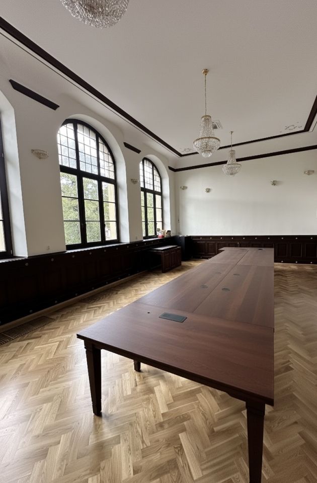 konferencyjne stoły dębowe